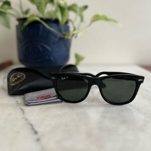 Ray-Ban Polarized Wayfarer Classics